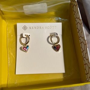 KENDRA SCOTT AIR HUGGIE EARRINGS! good watercolor illusion.